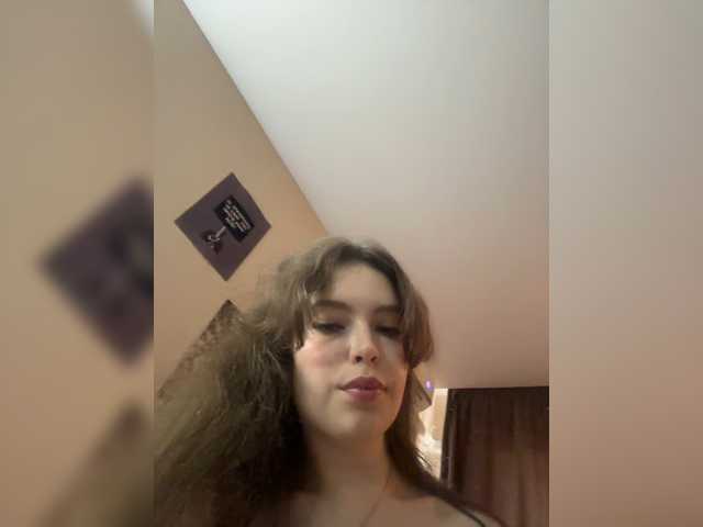YourLadyyy live webcam show