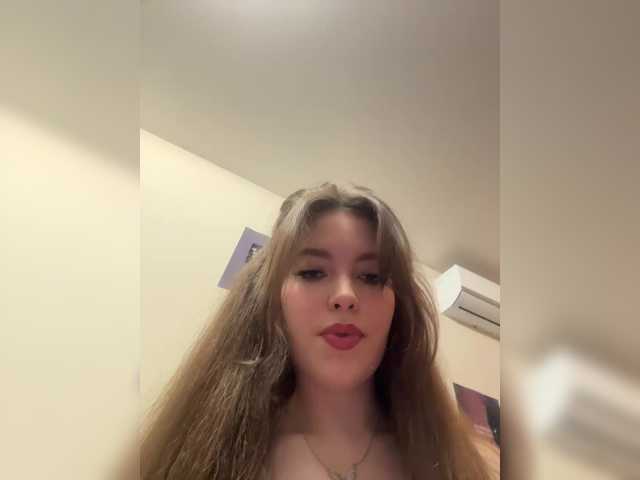 LadyEmily's BongaCams show and profile