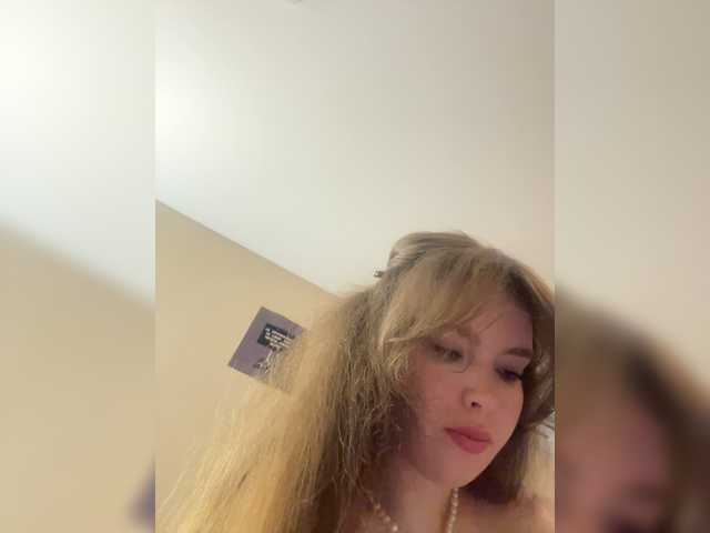 YourLadyyy live webcam show