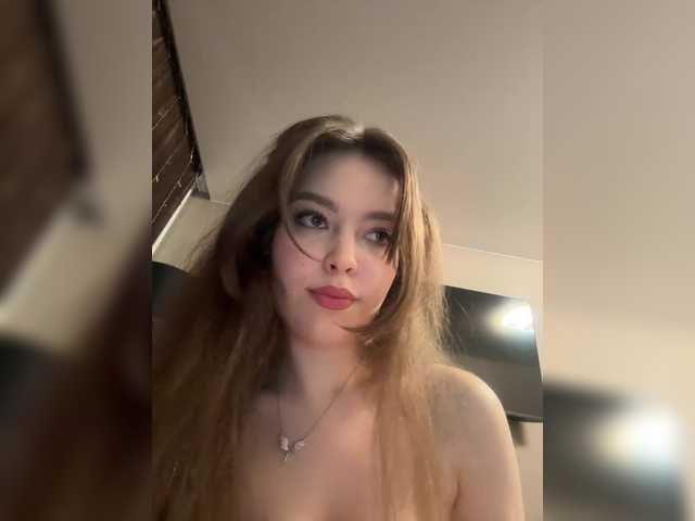 LadyEmily's BongaCams show and profile