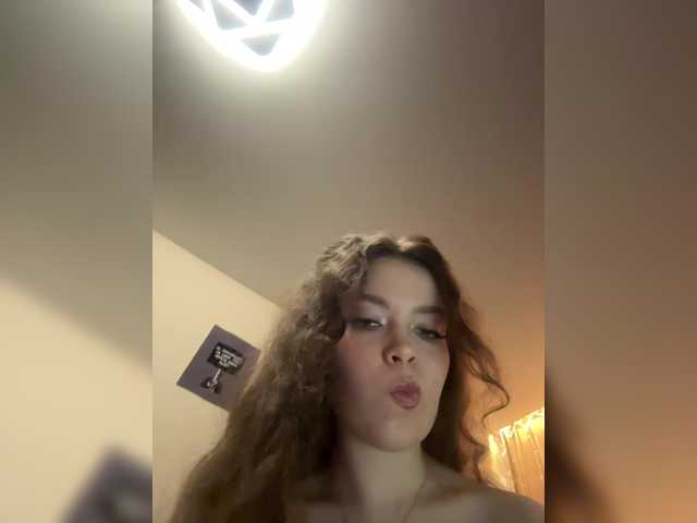 LadyEmily's BongaCams show and profile