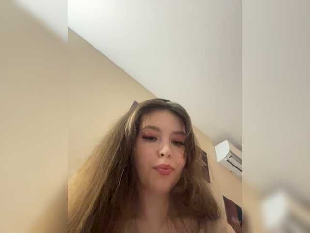 Live трансляция YourLadyyy - Runet.cam
