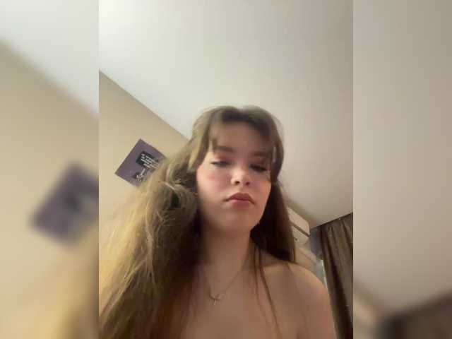 Live трансляция YourLadyyy - Runet.cam