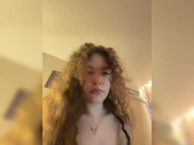 LadyEmily's BongaCams show and profile