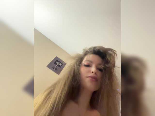 LadyEmily live cam on BongaCams