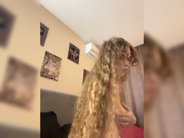LadyEmily live cam on BongaCams