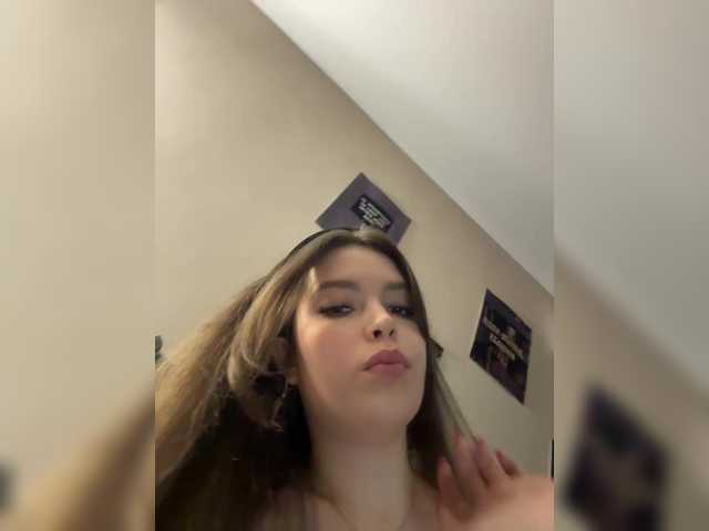 LadyEmily's BongaCams show and profile