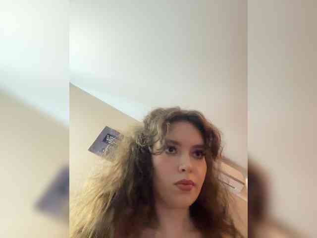 YourLadyyy webcam