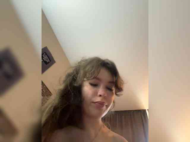 YourLadyyy webcam