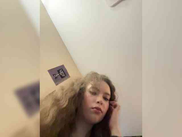 YourLadyyy webcam