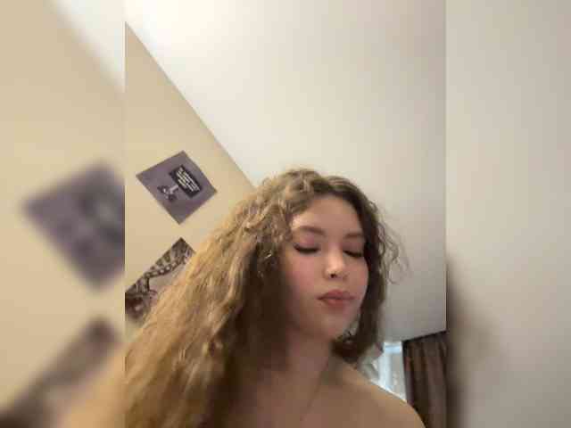 YourLadyyy webcam