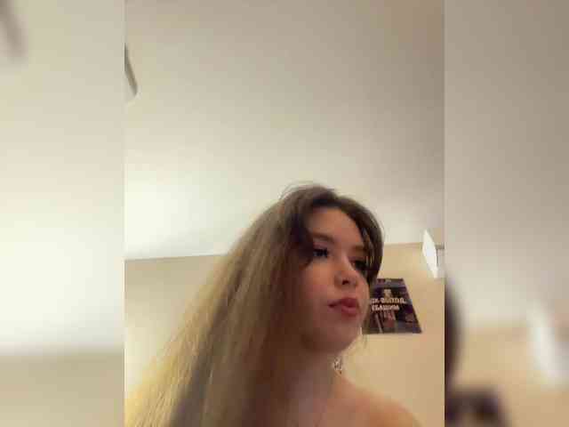 YourLadyyy webcam