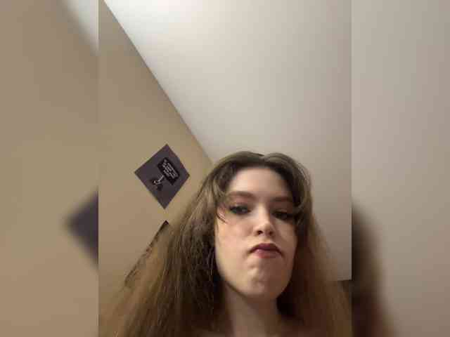 YourLadyyy webcam