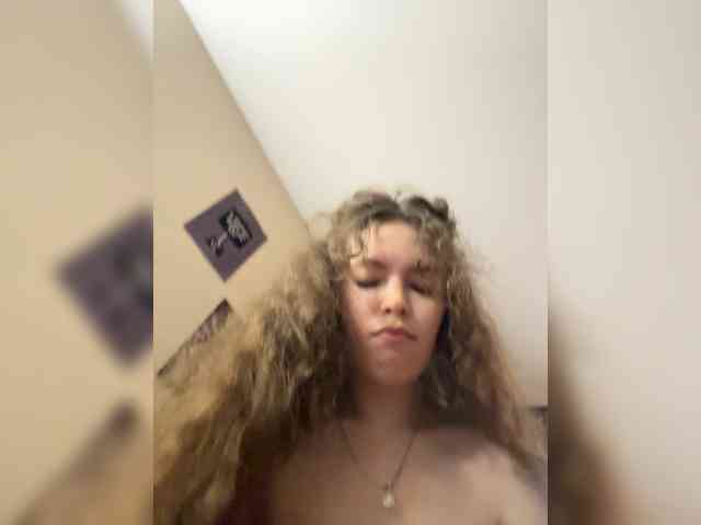 YourLadyyy webcam