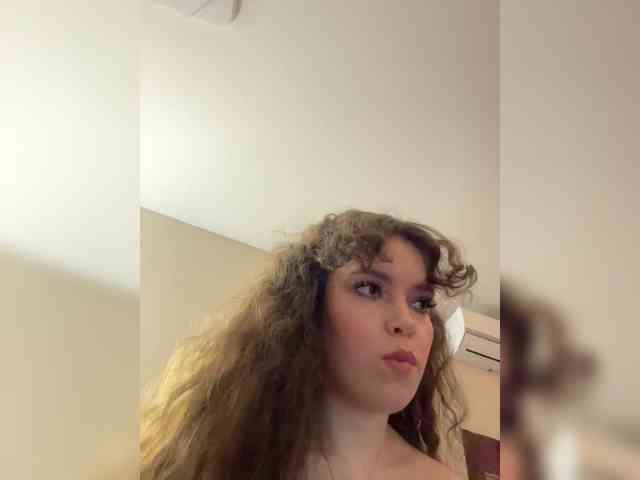 YourLadyyy webcam