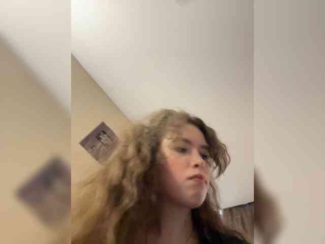 YourLadyyy webcam