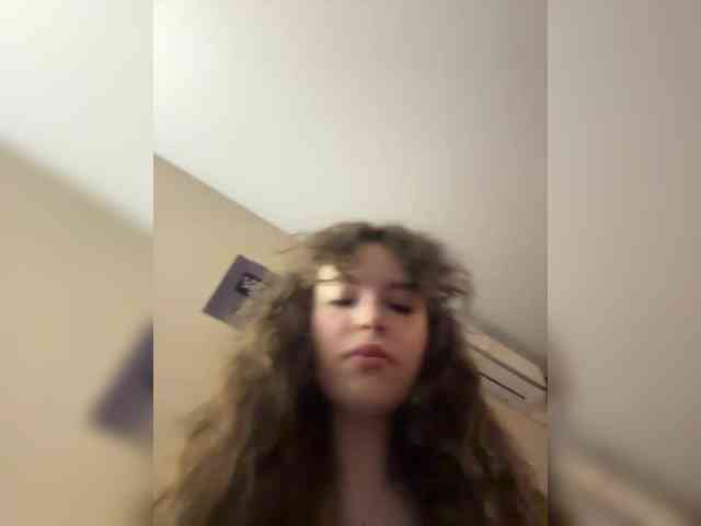YourLadyyy webcam