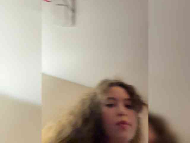 YourLadyyy webcam