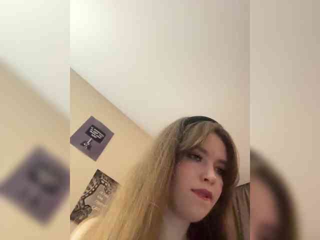 YourLadyyy webcam