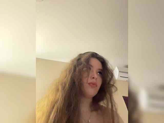 YourLadyyy webcam