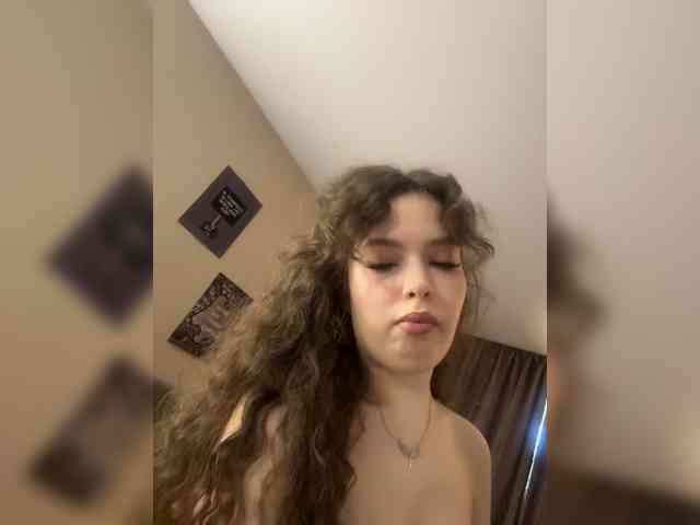 YourLadyyy webcam