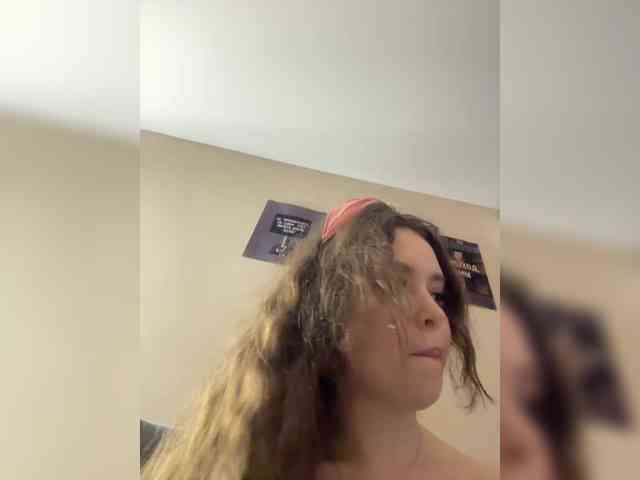 YourLadyyy webcam