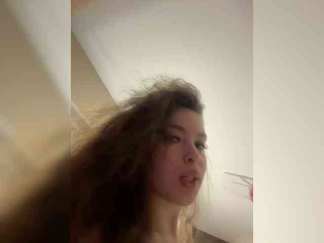 YourLadyyy webcam
