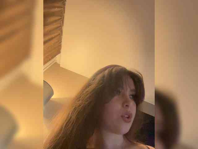 YourLadyyy webcam