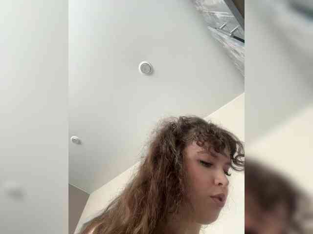 YourLadyyy webcam