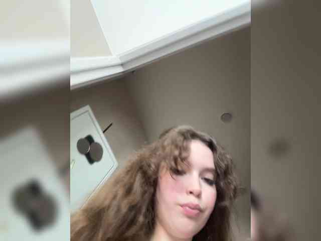 YourLadyyy webcam