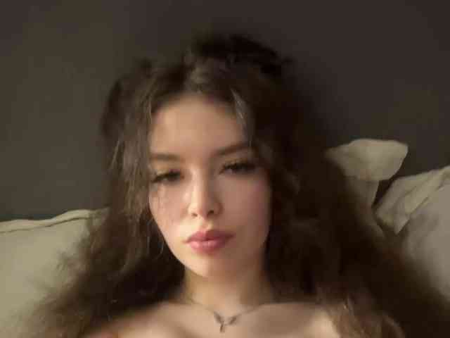 YourLadyyy webcam