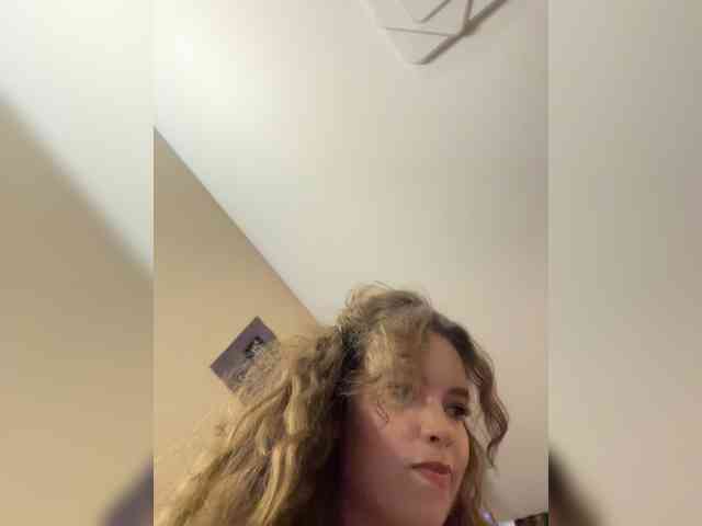 YourLadyyy webcam