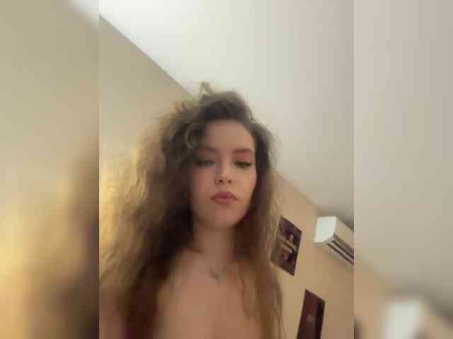 YourLadyyy webcam