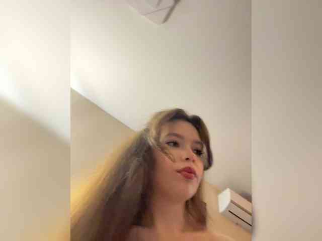 YourLadyyy webcam