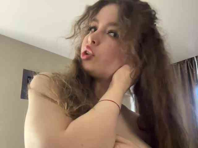 YourLadyyy webcam