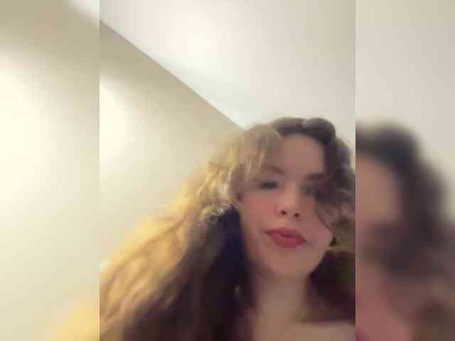 YourLadyyy webcam
