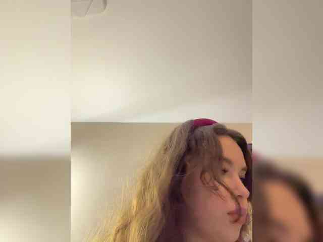 YourLadyyy webcam