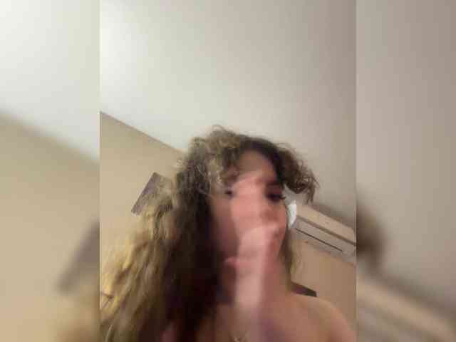 YourLadyyy webcam