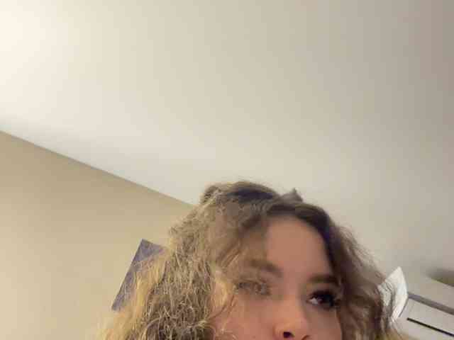 YourLadyyy webcam