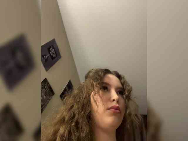 YourLadyyy webcam