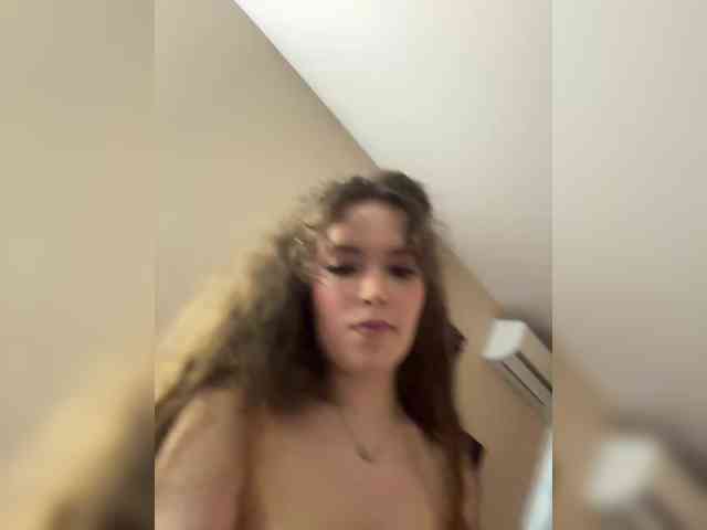 YourLadyyy webcam