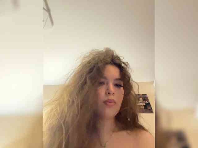 YourLadyyy webcam