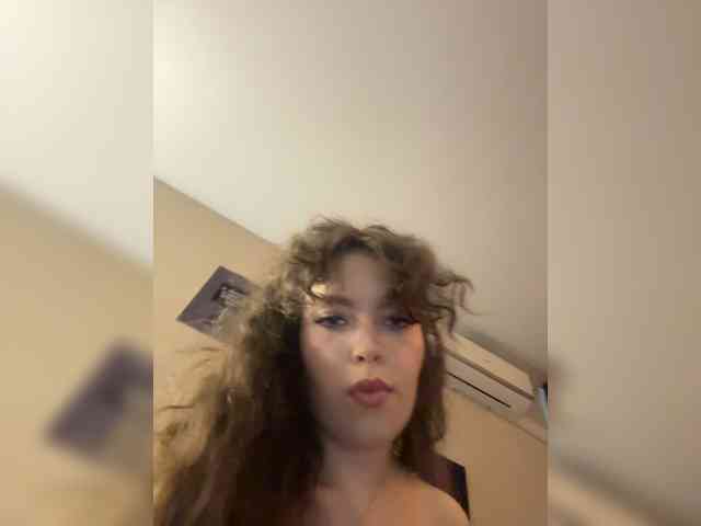 YourLadyyy webcam