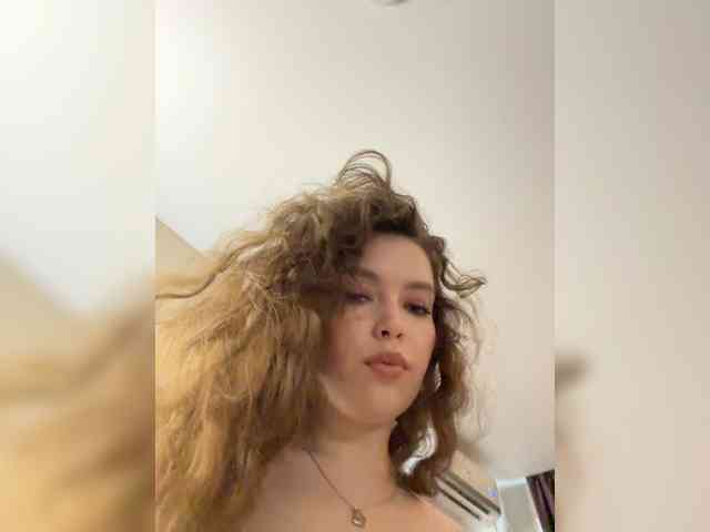 YourLadyyy webcam