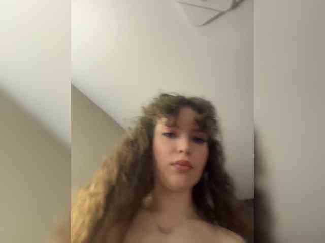 YourLadyyy webcam