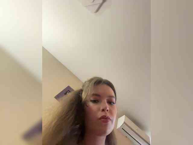 YourLadyyy webcam