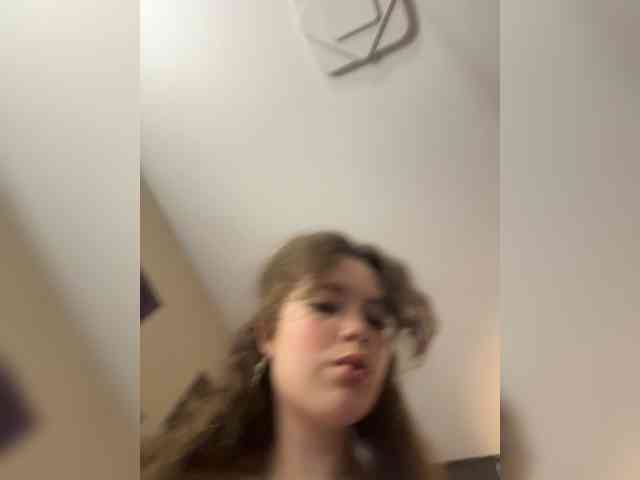 YourLadyyy webcam