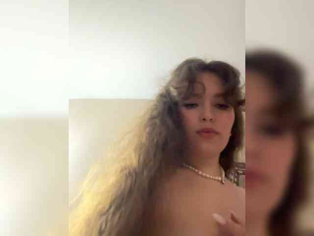 YourLadyyy webcam