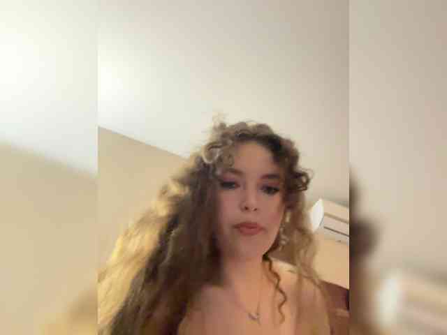 YourLadyyy webcam