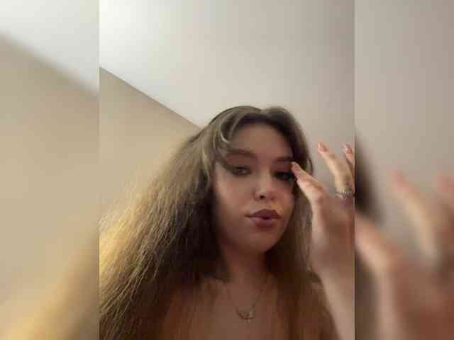 YourLadyyy webcam